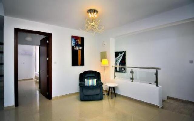 Oniros 2 Villa