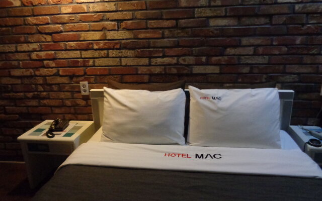 Mac Hotel