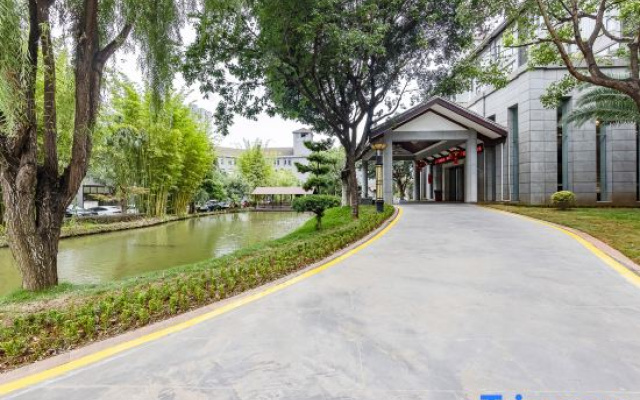 Li Jing Hotel Mile
