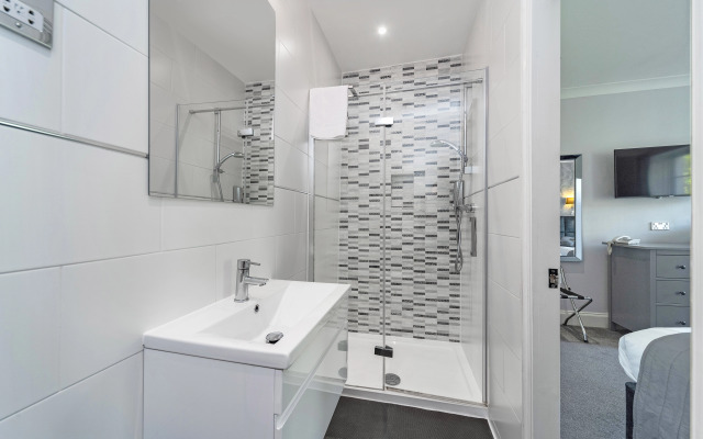 Mentone Hotel