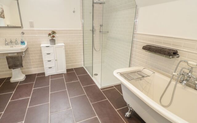 Bryn Derwen Coach House