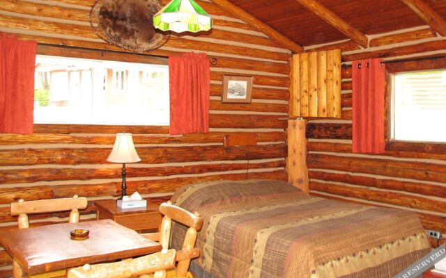 Kan-à-Mouche Pourvoirie Auberge et Chalets