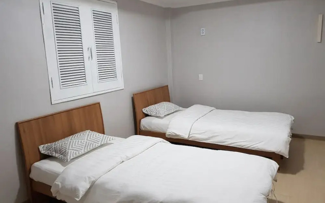 Daegu Dongseongro Gyeong`s Hostel