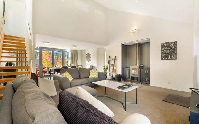 *** Lake Villa 467 ***