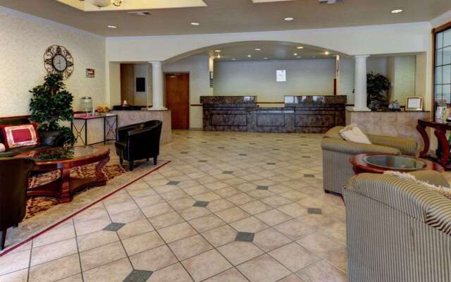 Quality Inn & Suites Glen Rose