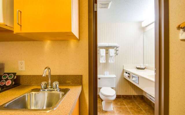 Peavine Inn And Suites High Prairie