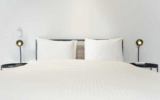 w Cool 1BR With Private Terrace in Plaza Herrera