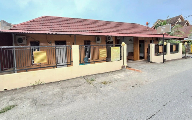 Handira Homestay Syariah Padang RedPartner