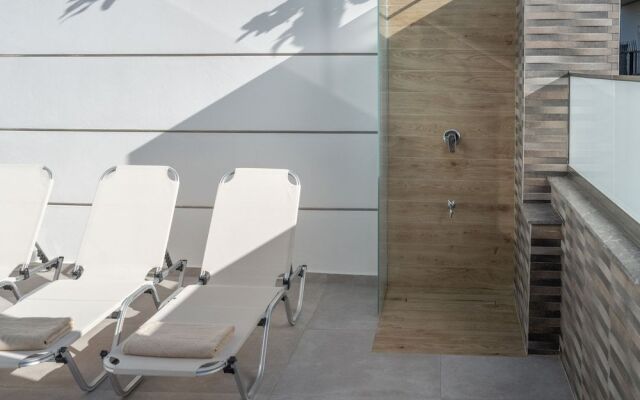 La Luna Suites