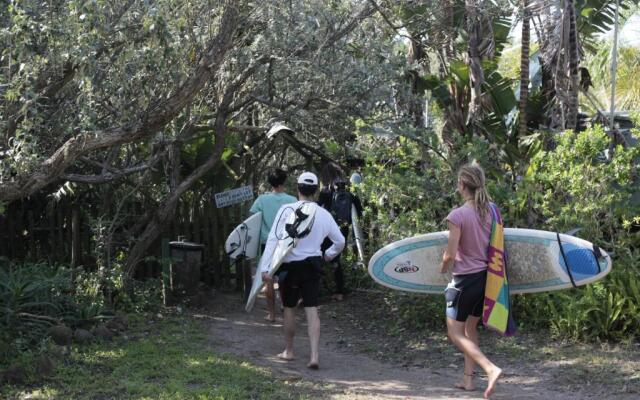 Buccaneers Lodge & Backpackers