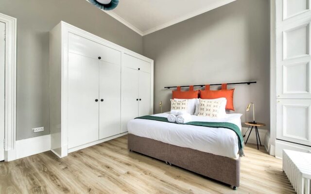 Ainslie Place Luxury Apt In Heart Of The City