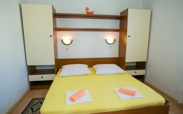 Nives - Great Location - A7