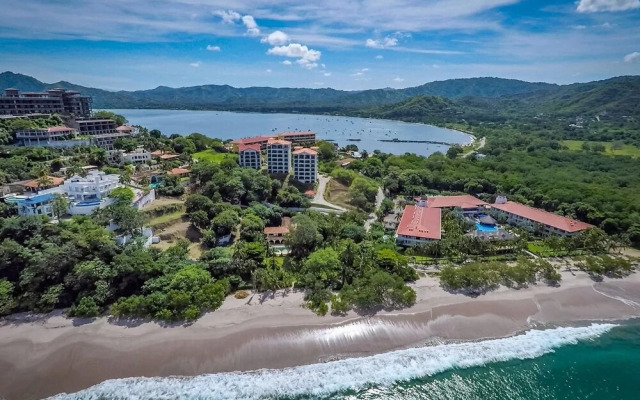 Luxury 3 bedroom condo with ocean view and private balcony