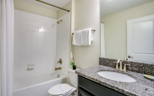 5 Bdrm Gated Golf Community Villa