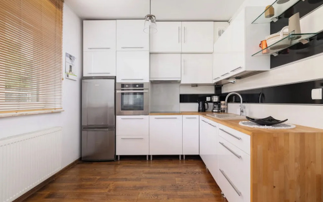 Działkowa Apartment Chorzów by Renters