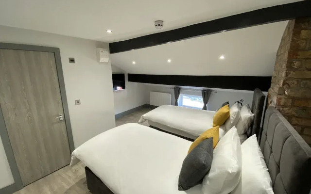 6Adelphi
