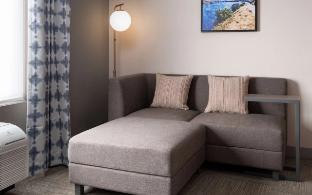 Hilton Garden Inn Visalia