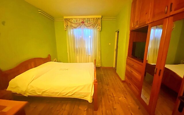 House Erra -family Frendly House