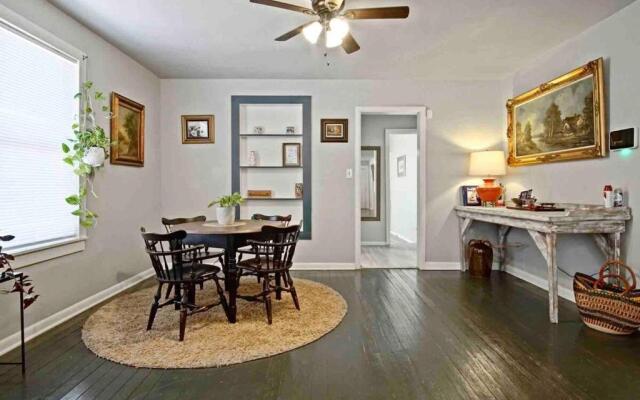 Cozy House Near Plaza District