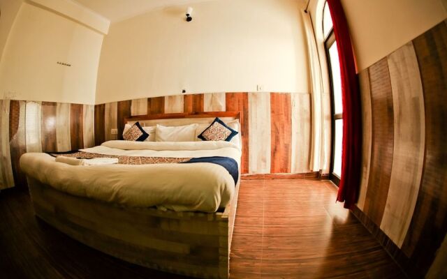 LN Hotel and Restaurant - Hostel