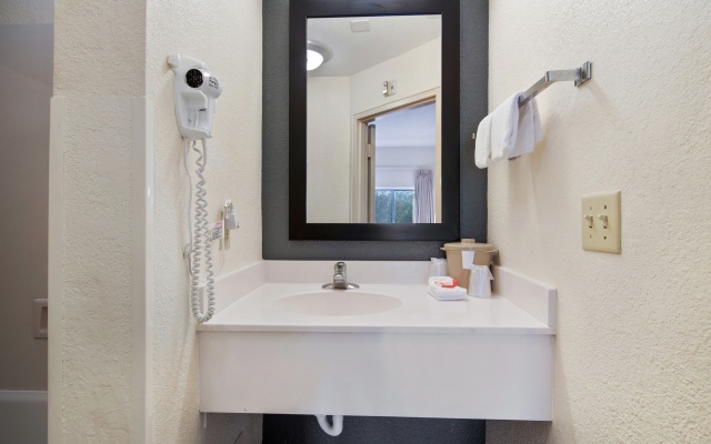 Townhouse Orlando West (ex.Red Roof Inn Orlando West - Ocoee)