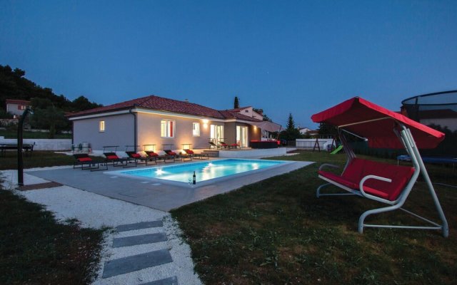 Beautiful Home in Pula With Wifi, Outdoor Swimming Pool and 3 Bedrooms