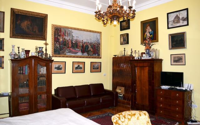 Central Avenue Apartments