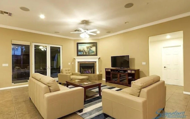 Latitude Adjustment By Signature Vacation Rentals