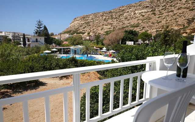 Eleaterra Hotel