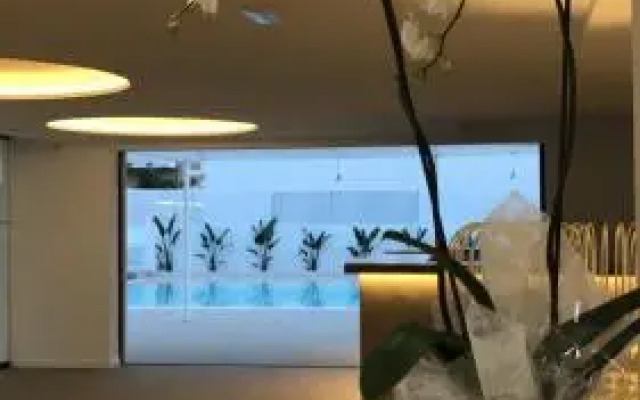 White Apartments - Adults Only