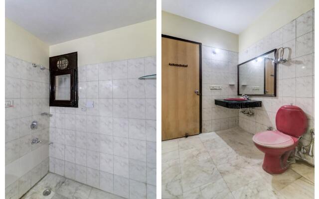 OYO 81972 Hotel Neelam Villa