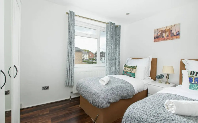 Skyvillion - 2bed House W Grdn&parking In Hatfield