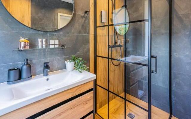 Tamara Suites  Apartments