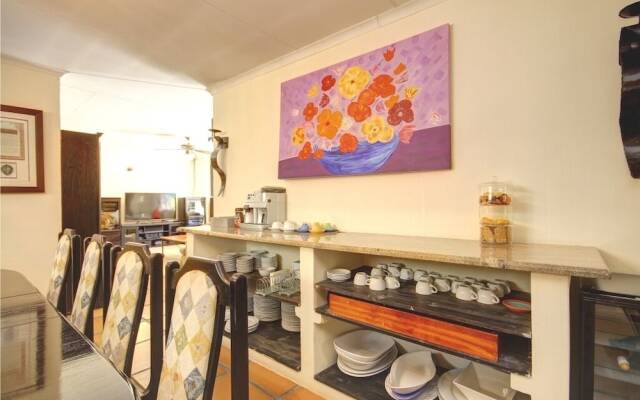 Lenox Lodge Guesthouse