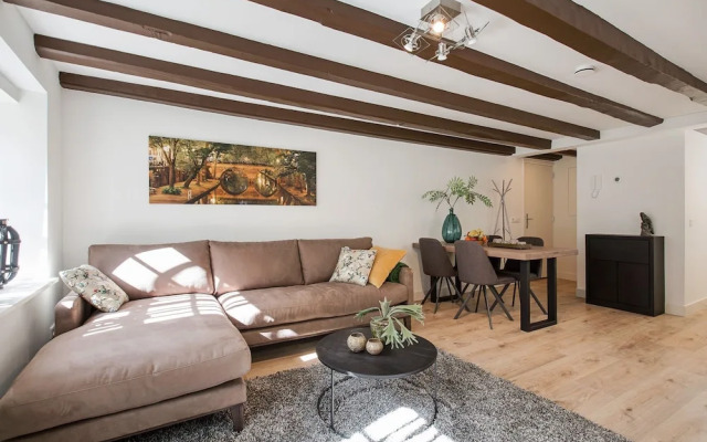 Canal Garden Apartment 11