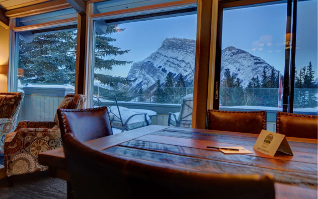Tunnel Mountain Resort