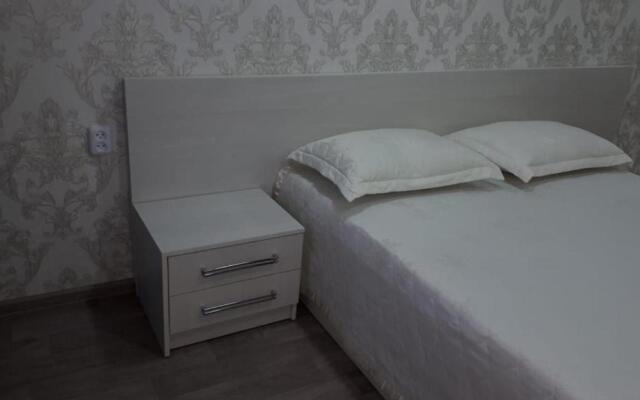 Apartment on Metallurgov 32