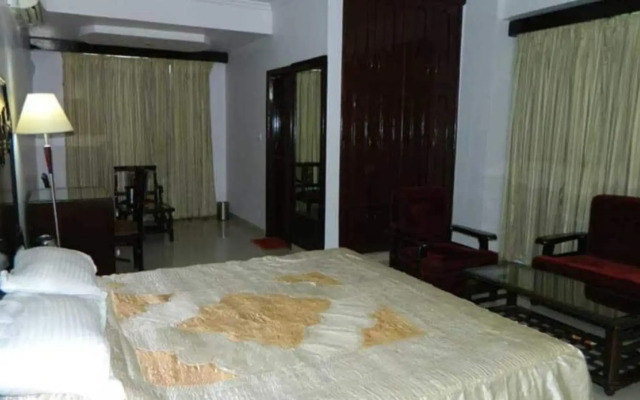 City Hotel
