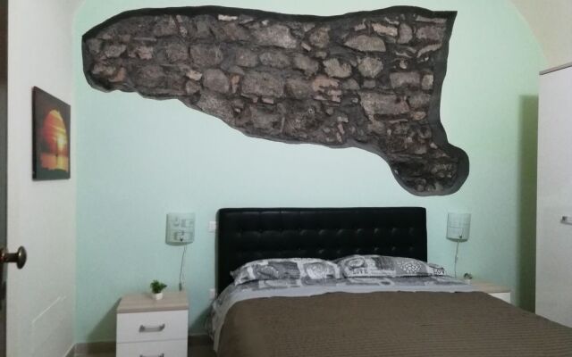 Dante Rooms