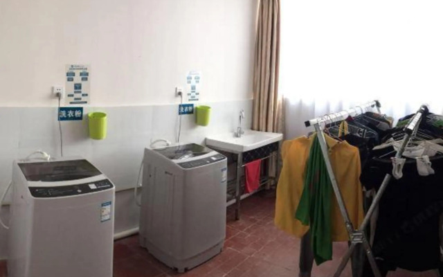 Jungle Express Hotel