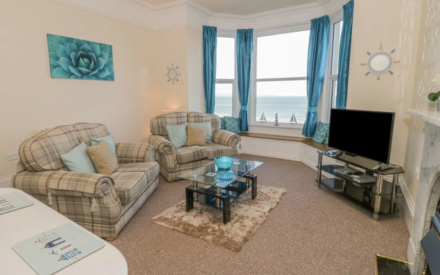 Llys Madoc, First Floor Flat