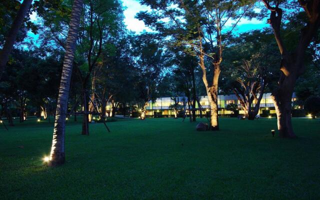 Raya Resort Beach front - The Most Green Resort in Cha-am