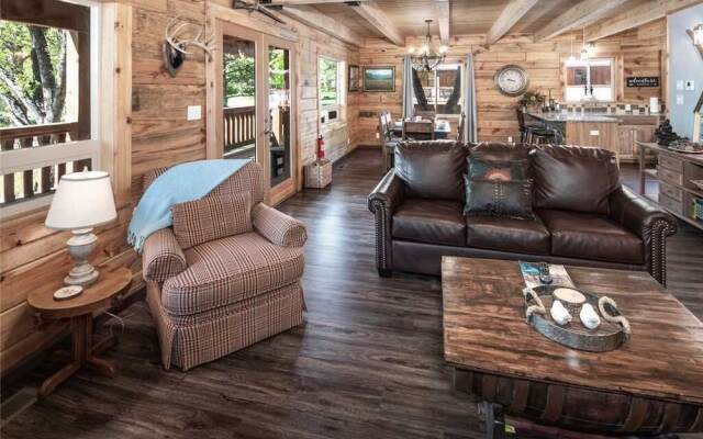 Clearwater Cabin - Three Bedroom Cabin