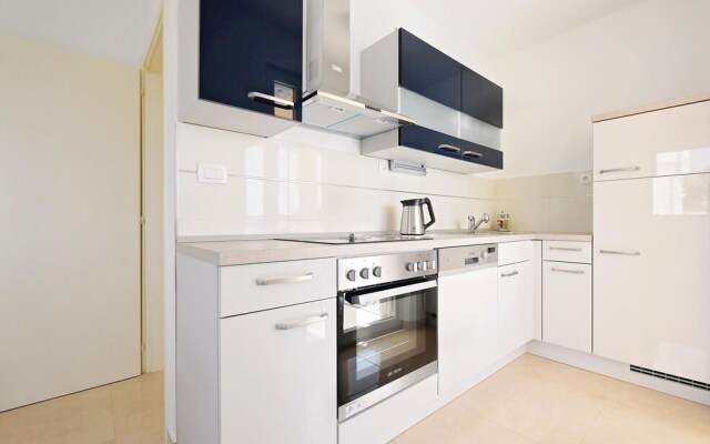 Beautiful Home in Zatoglav With Wifi and 4 Bedrooms