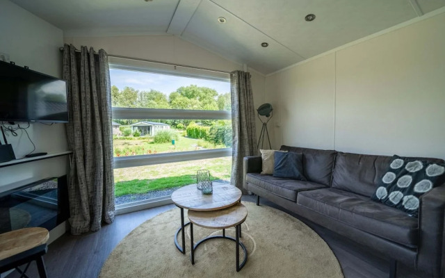 Well-maintained Chalet Near Biesbosch