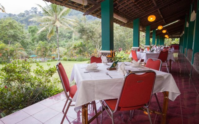 RedDoorz Plus Near Kalibaru Station