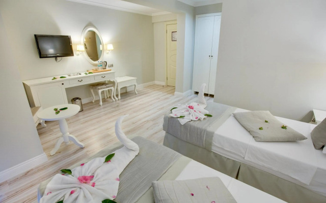 The PINEHILL Hotel & Suites
