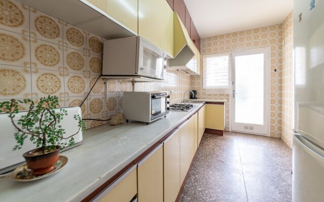 HomeHolidaysRentals Flores
