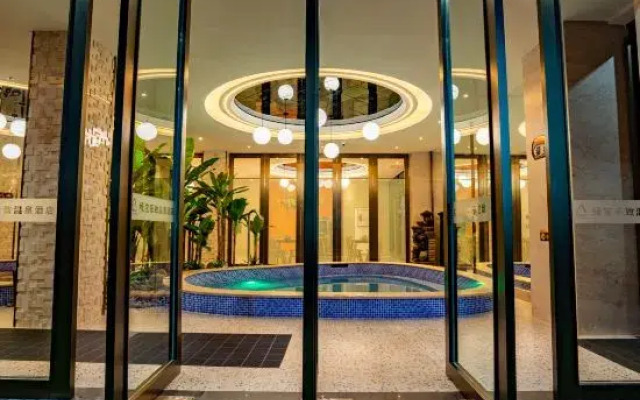 Lvbao Lezhi Hot Spring Hotel