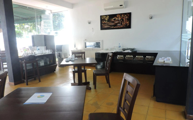 Joe's Resort Unawatuna